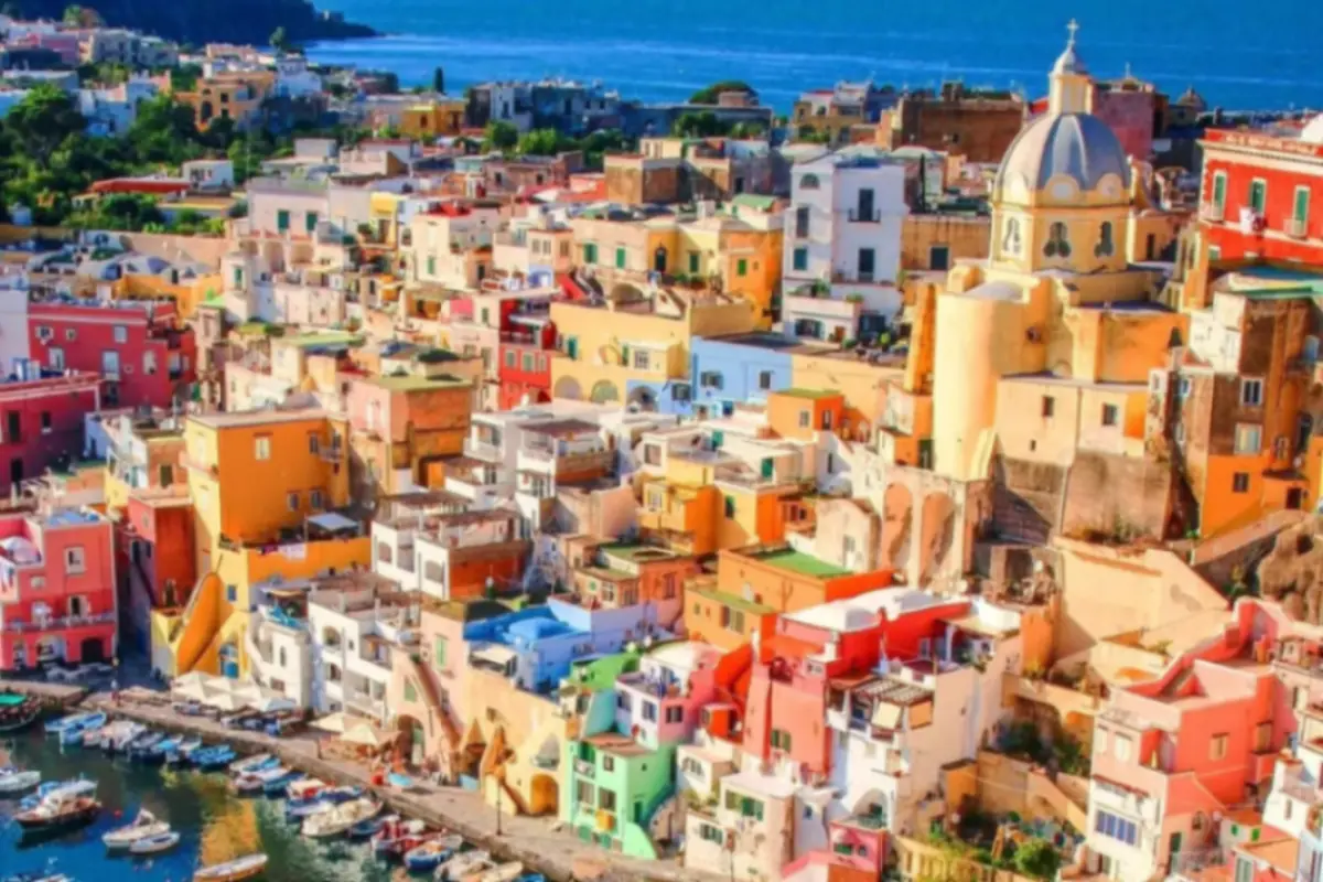 Procida l isola colorata della Campania