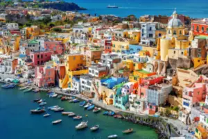 Procida: l’isola colorata della Campania